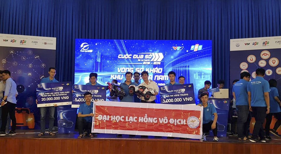 Khoa CNTT nỗ lực tham giá quá trình tự đánh giá và liên tục cải thiện chất lượng