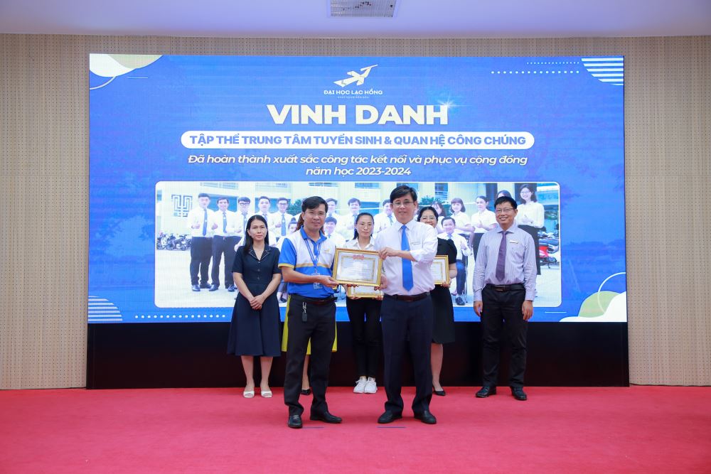 Vinh Danh Thành Tựu Năm Học 2023-2024 Khoa Học, Cộng Đồng và Sinh Viên 